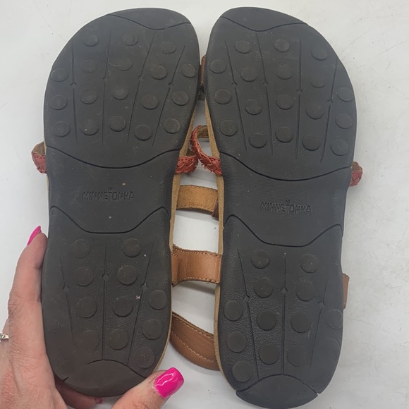 Minnetonka Tan Red Braided 3 Metal medallion Sandals Size 9 Model 70810. MCS3732 - Picture 8 of 8